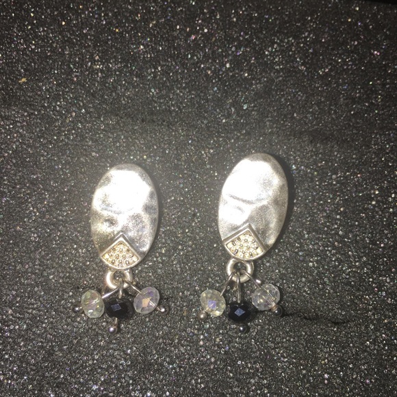 Silver post earrings w/ crystal & Black crystals - Picture 2 of 6
